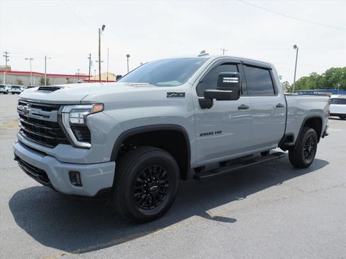 Used 2024 Chevrolet Silverado 2500 LTZ w/ LTZ Plus Package AWD/4WD image 9