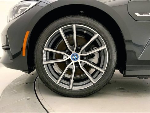 Used 2022 BMW 330e xDrive w/ Premium Package AWD/4WD image 8