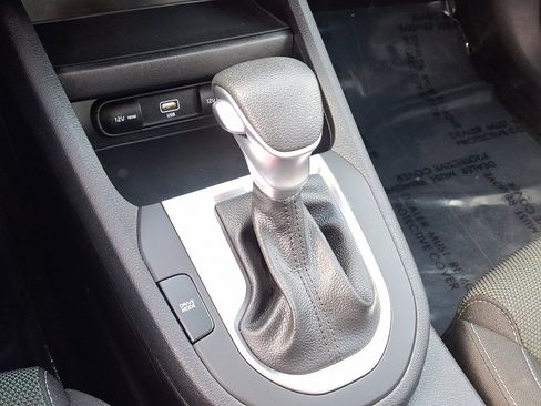 Used 2023 Kia Forte LXS w/ LXS Technology Package image 14