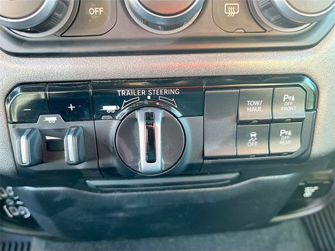 Used 2021 RAM 1500 Big Horn image 34