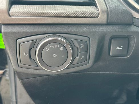 Used 2019 Ford Fusion SE w/ Equipment Group 151A FWD image 15