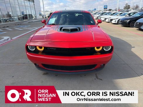 Used 2016 Dodge Challenger R/T image 8