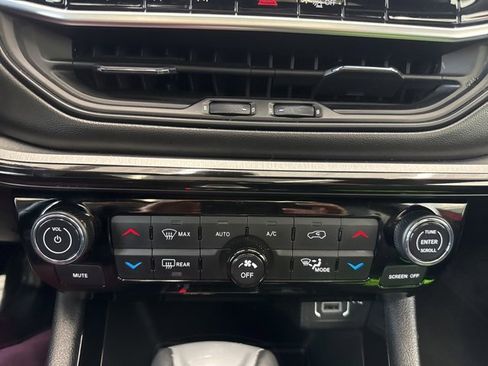 Used 2024 Jeep Compass Limited w/ High Altitude Package image 20