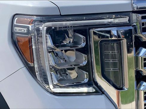 Used 2022 GMC Sierra 2500 Denali w/ Denali Ultimate Package AWD/4WD image 28