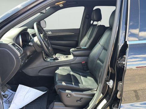 Used 2018 Jeep Grand Cherokee Limited image 12