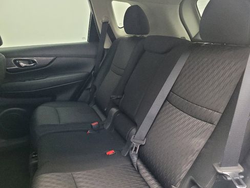 Used 2017 Nissan Rogue SV image 18