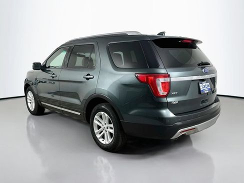 Used 2016 Ford Explorer XLT FWD image 5
