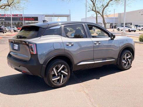 Used 2025 Nissan Kicks SV w/ Illumination Package FWD image 6