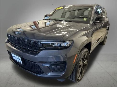 Used 2023 Jeep Grand Cherokee Altitude AWD/4WD image 1