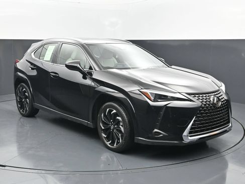 Used 2024 Lexus UX 250h FWD w/ Premium Package image 7