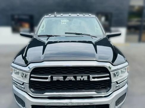 Used 2020 RAM 2500 Tradesman w/ Chrome Appearance Group image 9