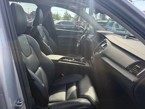 Used 2025 Volvo XC90 T8 Ultra AWD/4WD image 32