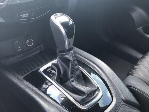 Used 2017 Nissan Rogue S AWD/4WD image 7