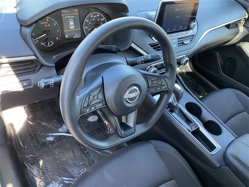 Certified 2025 Nissan Altima 2.5 S image 17