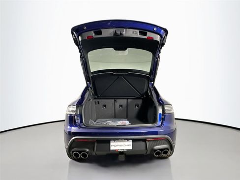 Used 2026 Porsche Macan Turbo AWD/4WD image 36