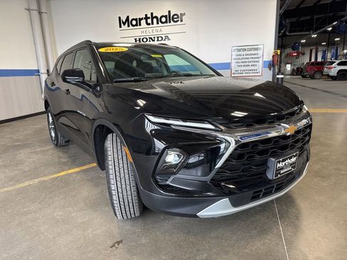 Used 2025 Chevrolet Blazer LT w/ Convenience Package AWD/4WD image 3