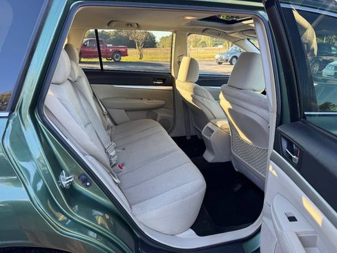 Used 2012 Subaru Outback 2.5i Premium AWD/4WD image 12