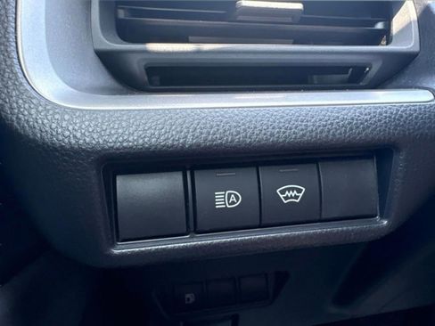 Used 2025 Toyota Prius LE FWD image 17