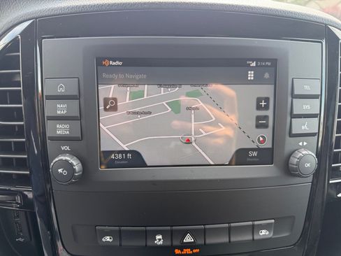 Used 2023 Mercedes-Benz Metris Passenger image 28