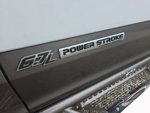 Used 2019 Ford F250 Lariat w/ Lariat Ultimate Package image 11