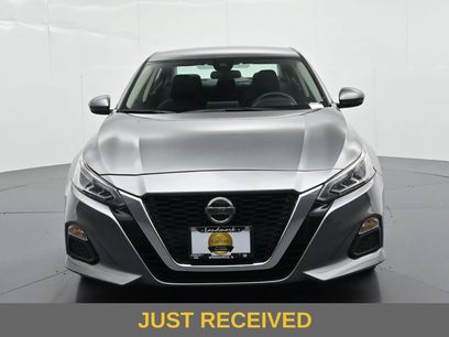 Used 2022 Nissan Altima 2.5 SV