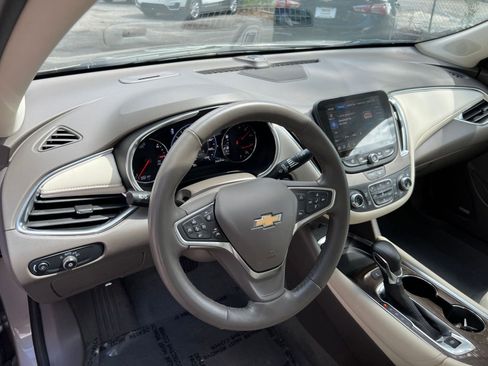 Used 2024 Chevrolet Malibu LT image 28