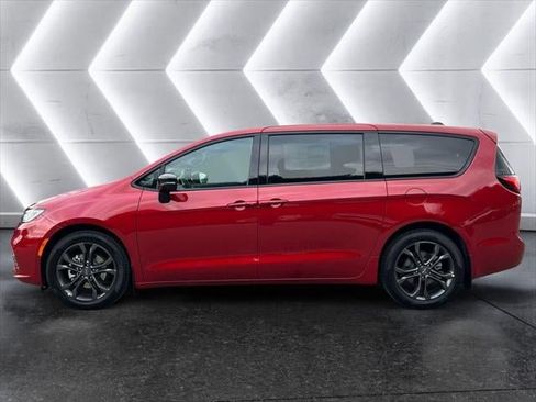 New 2026 Chrysler Pacifica Select image 19