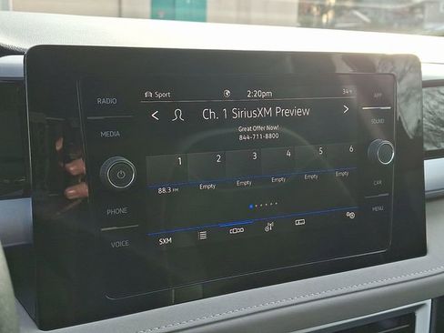 Certified 2025 Volkswagen Taos SE w/ Panoramic Sunroof Package image 22