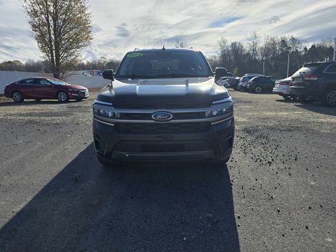 Used 2024 Ford Expedition XLT image 2