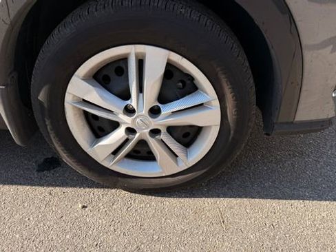 Used 2024 Nissan Kicks S image 11