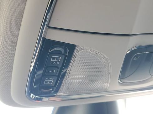 Used 2020 Jeep Cherokee Limited AWD/4WD image 31