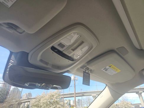 Used 2025 Volvo XC90 T8 Plus w/ Protection Package Premier image 31