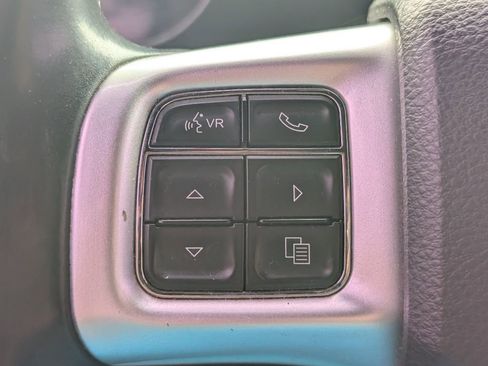 Used 2014 Dodge Challenger R/T image 12