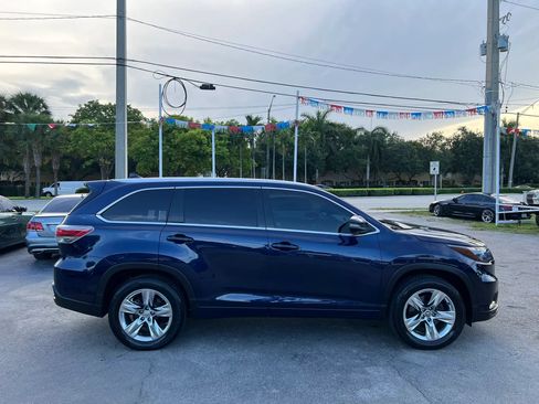 Used 2015 Toyota Highlander Limited FWD image 3