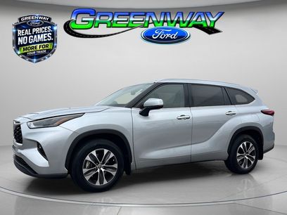 Used 2022 Toyota Highlander XLE