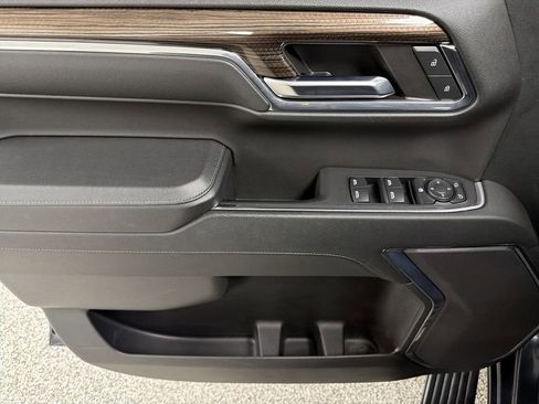 Used 2024 Chevrolet Silverado 1500 LT image 11