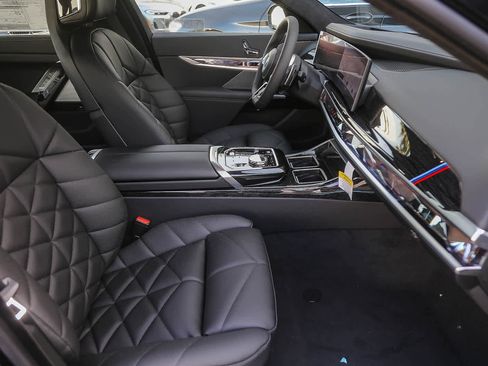 New 2026 BMW 740i w/ Premium Package image 13