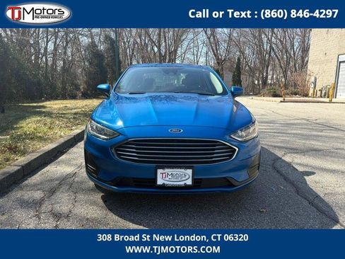 Used 2020 Ford Fusion SE image 3
