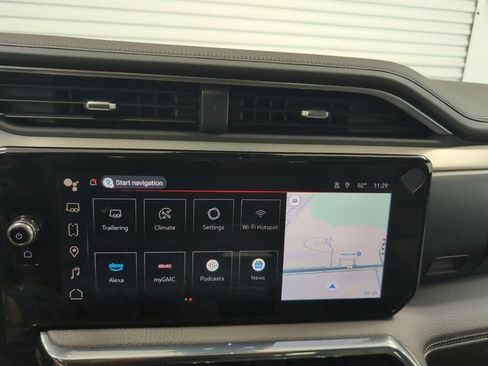 New 2025 GMC Sierra 2500 Denali w/ Denali Reserve Package image 9