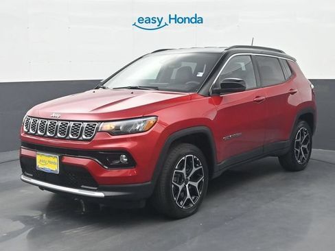 Used 2025 Jeep Compass Limited AWD/4WD image 3