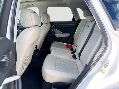 Used 2020 Audi Q3 2.0T Premium image 22