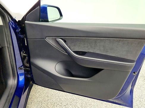 Used 2020 Tesla Model Y Long Range image 30