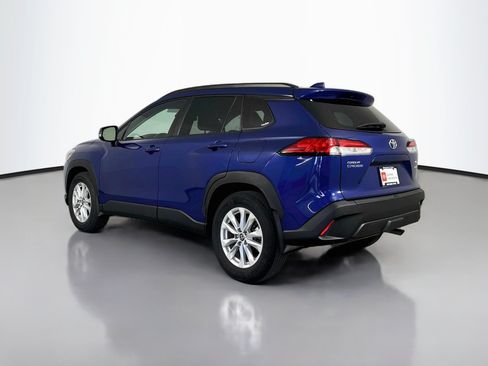 Certified 2022 Toyota Corolla Cross LE AWD/4WD image 5
