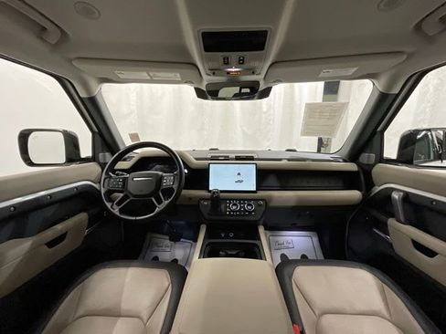 Used 2024 Land Rover Defender 130 X-Dynamic SE AWD/4WD image 18