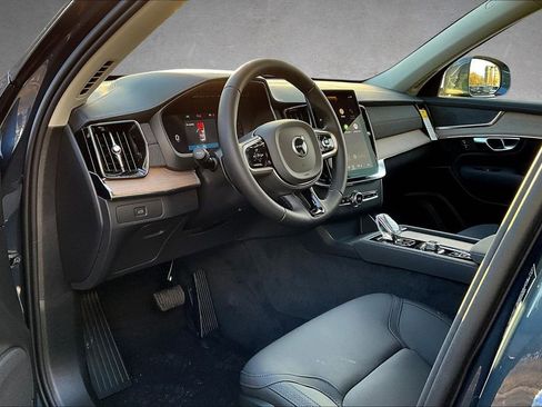 New 2026 Volvo XC90 B6 Plus w/ Protection Package image 7