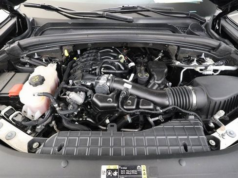 Used 2023 Jeep Grand Cherokee Altitude image 6