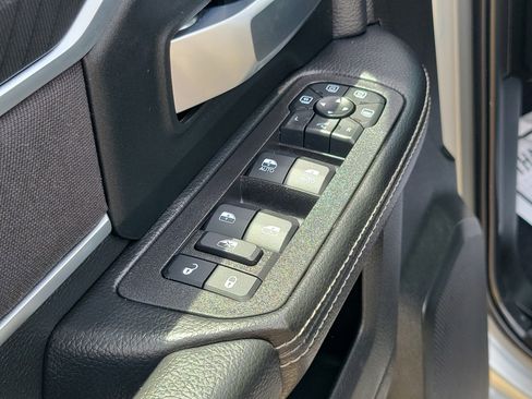 Used 2026 RAM 2500 Big Horn AWD/4WD image 16