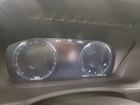 Used 2021 Volvo XC90 T6 Momentum w/ Advanced Package image 11