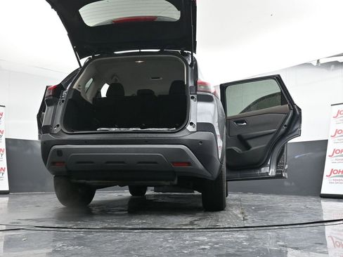 Used 2023 Nissan Rogue SV image 41