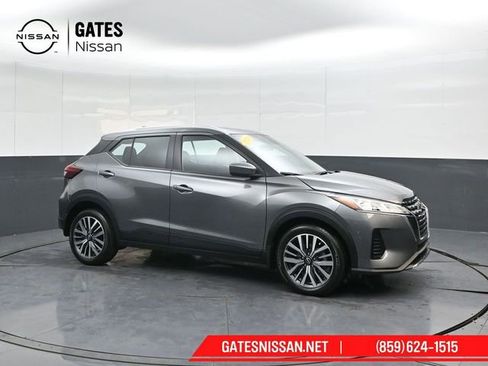 Used 2024 Nissan Kicks SV image 1